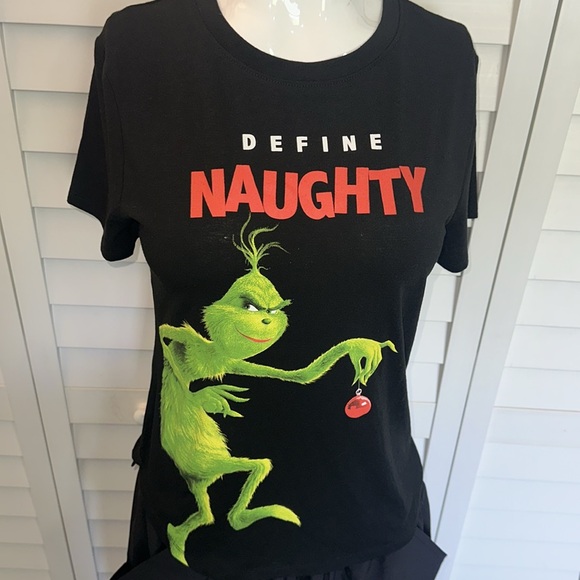 NWT WOMENS Dr. Seuss The Grinch Juniors' Graphic T-Shirt SIZE MEDIUM 7-9 - Picture 6 of 11